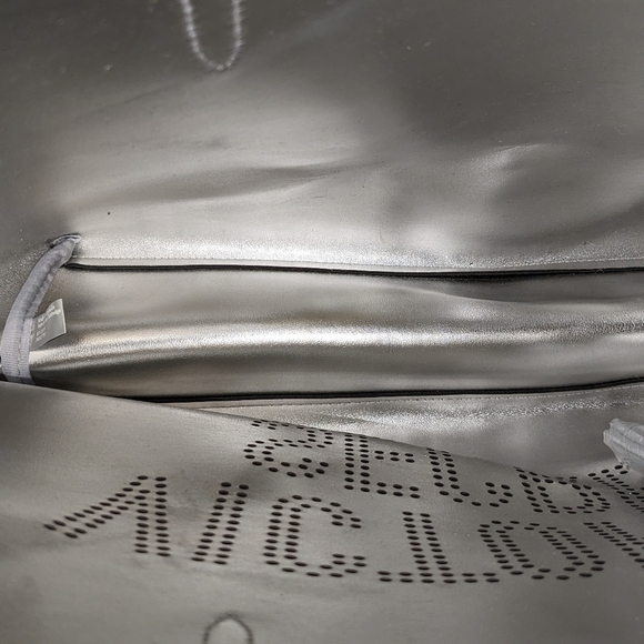 NEW VICTORIA'S Secret black tote bag. Giftable - Picture 4 of 5